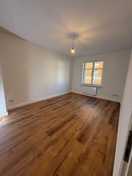 hübsche, helle 2-Zimmer  Wohnung